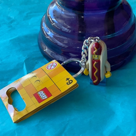 🌭LEGO HOTDOG GUY KEYCHAIN 🌭NWT 🌭 - Picture 8 of 16